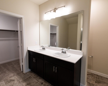 572 Ruthye Lane - Photo Thumbnail 26