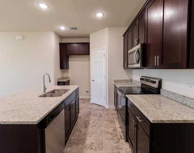 572 Ruthye Lane - Photo Thumbnail 13