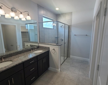 525 Hillcrest Circle - Photo Thumbnail 9