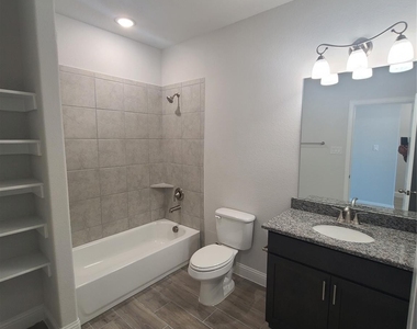 525 Hillcrest Circle - Photo Thumbnail 4