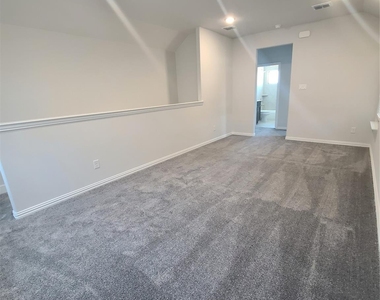 525 Hillcrest Circle - Photo Thumbnail 10