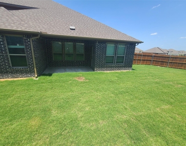 525 Hillcrest Circle - Photo Thumbnail 15
