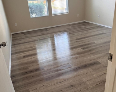 2531 Barksdale Drive - Photo Thumbnail 8