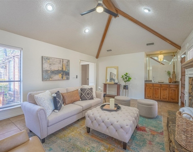 410 W Oak Street - Photo Thumbnail 3