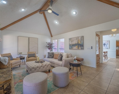 410 W Oak Street - Photo Thumbnail 2