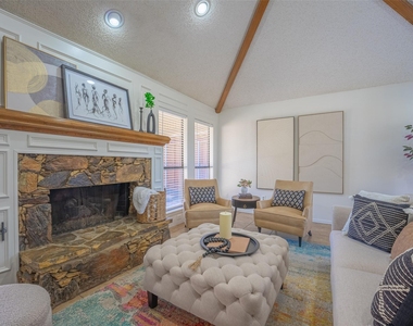 410 W Oak Street - Photo Thumbnail 1