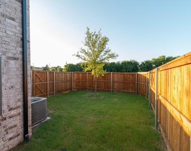 4924 Daybreak Drive - Photo Thumbnail 5