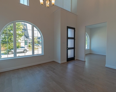 4924 Daybreak Drive - Photo Thumbnail 10