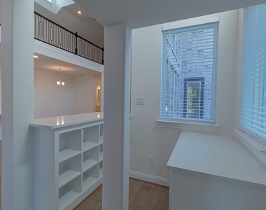 4924 Daybreak Drive - Photo Thumbnail 14