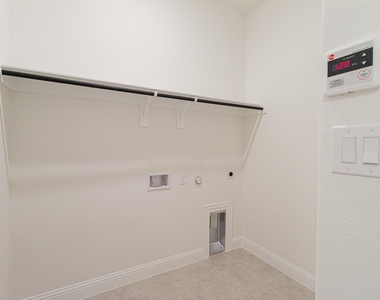4924 Daybreak Drive - Photo Thumbnail 23