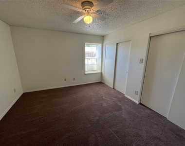 1708 Carrington Drive - Photo Thumbnail 7