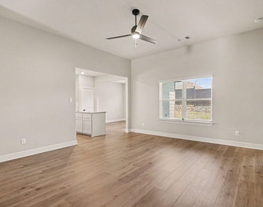 1109 Costa Vista Trail - Photo Thumbnail 8