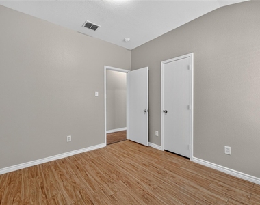 756 River Garden Drive - Photo Thumbnail 13