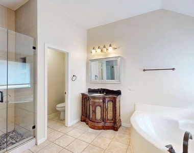1404 Rosewood Trail - Photo Thumbnail 21