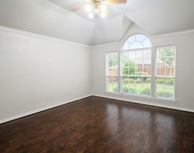 2609 Townshed Drive - Photo Thumbnail 12