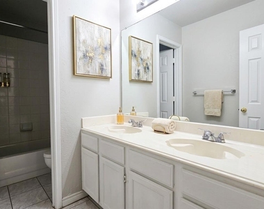 2609 Townshed Drive - Photo Thumbnail 10