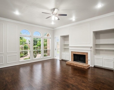 2609 Townshed Drive - Photo Thumbnail 2
