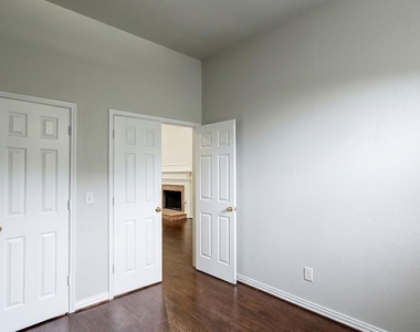 2609 Townshed Drive - Photo Thumbnail 7