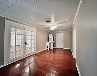 713 Spring Street - Photo Thumbnail 6