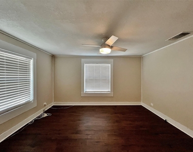 713 Spring Street - Photo Thumbnail 13