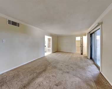 2907 Shelby Avenue - Photo Thumbnail 4