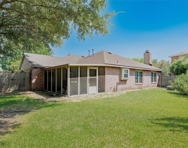 2918 Periwinkle Court - Photo Thumbnail 2
