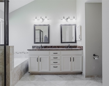 2918 Periwinkle Court - Photo Thumbnail 8