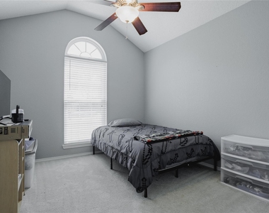 2918 Periwinkle Court - Photo Thumbnail 4