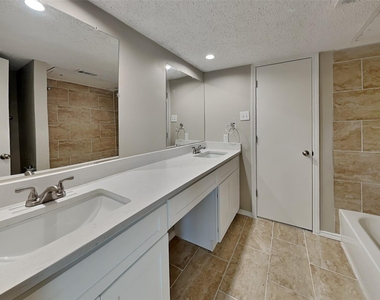 6700 Alissa Drive - Photo Thumbnail 15
