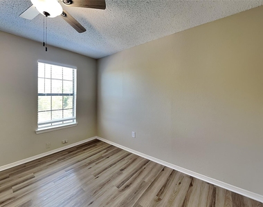 6700 Alissa Drive - Photo Thumbnail 12
