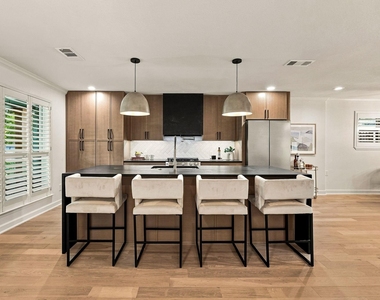 6837 Arboreal Drive - Photo Thumbnail 5