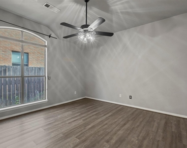 9413 Granger Lane - Photo Thumbnail 15