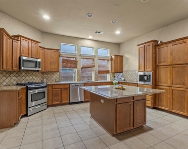 9413 Granger Lane - Photo Thumbnail 5