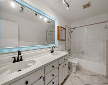 812 Regina Drive - Photo Thumbnail 7