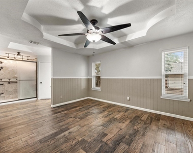 812 Regina Drive - Photo Thumbnail 6