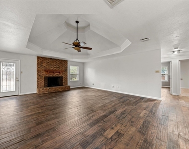 812 Regina Drive - Photo Thumbnail 1
