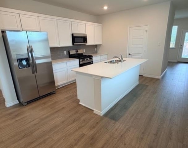 2512 Pikes Peak Way - Photo Thumbnail 3