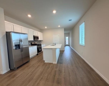 2512 Pikes Peak Way - Photo Thumbnail 1