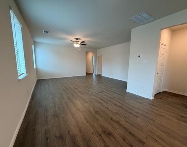 2512 Pikes Peak Way - Photo Thumbnail 11