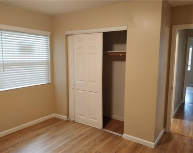 4318 Cicero Street - Photo Thumbnail 2