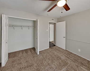 1205 Harvest Glen Drive - Photo Thumbnail 16
