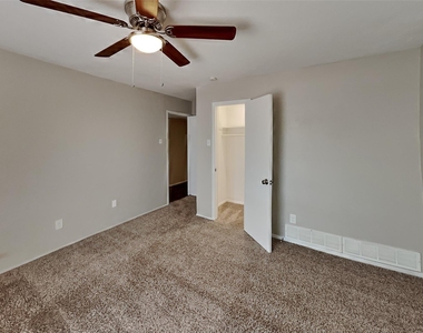 1205 Harvest Glen Drive - Photo Thumbnail 14