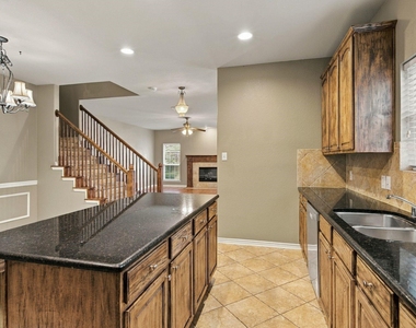 9424 Snowberry Drive - Photo Thumbnail 10