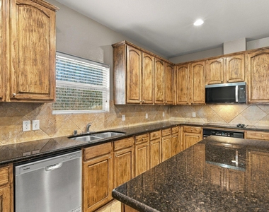 9424 Snowberry Drive - Photo Thumbnail 13