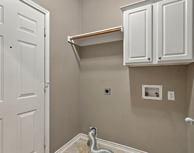 9424 Snowberry Drive - Photo Thumbnail 28