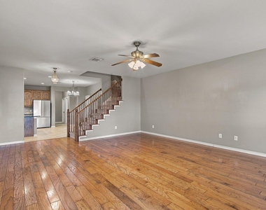 9424 Snowberry Drive - Photo Thumbnail 7