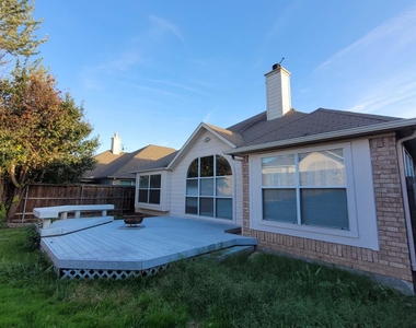 4609 Parkview Lane - Photo Thumbnail 4