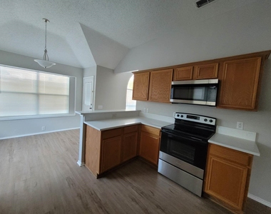 4609 Parkview Lane - Photo Thumbnail 7
