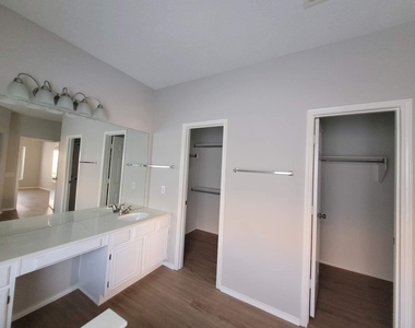 4609 Parkview Lane - Photo Thumbnail 10