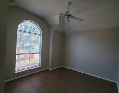 4609 Parkview Lane - Photo Thumbnail 13